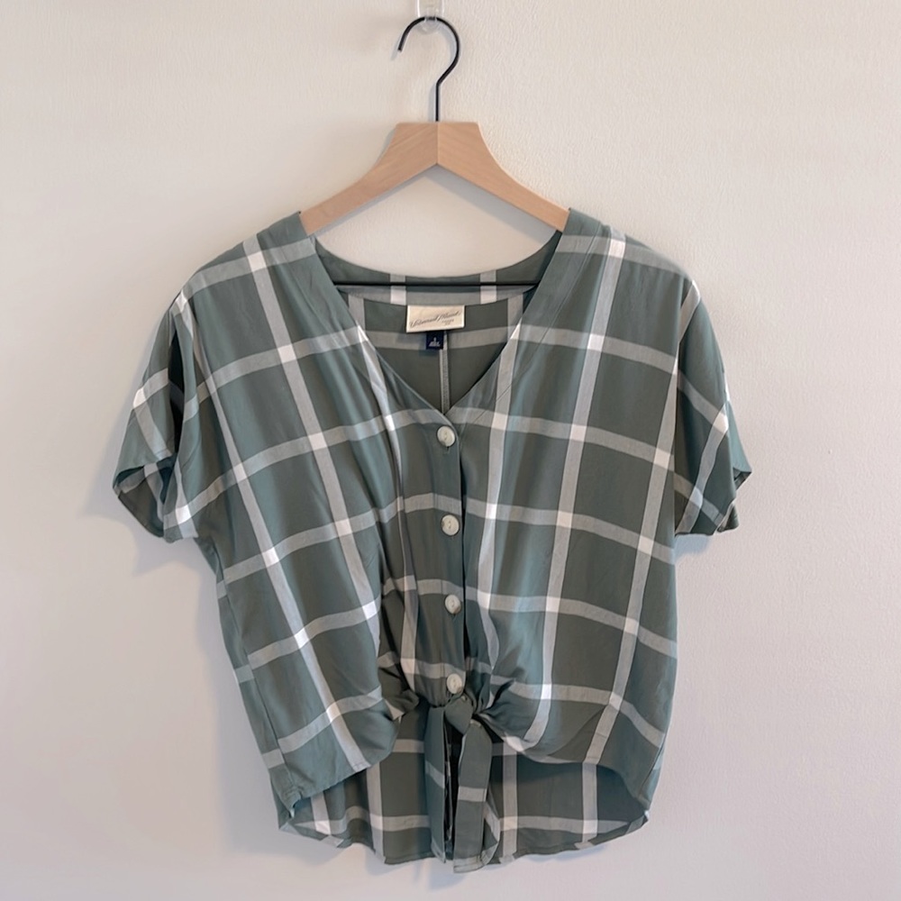 Cropped front tie plaid shirt from Universal Threads!